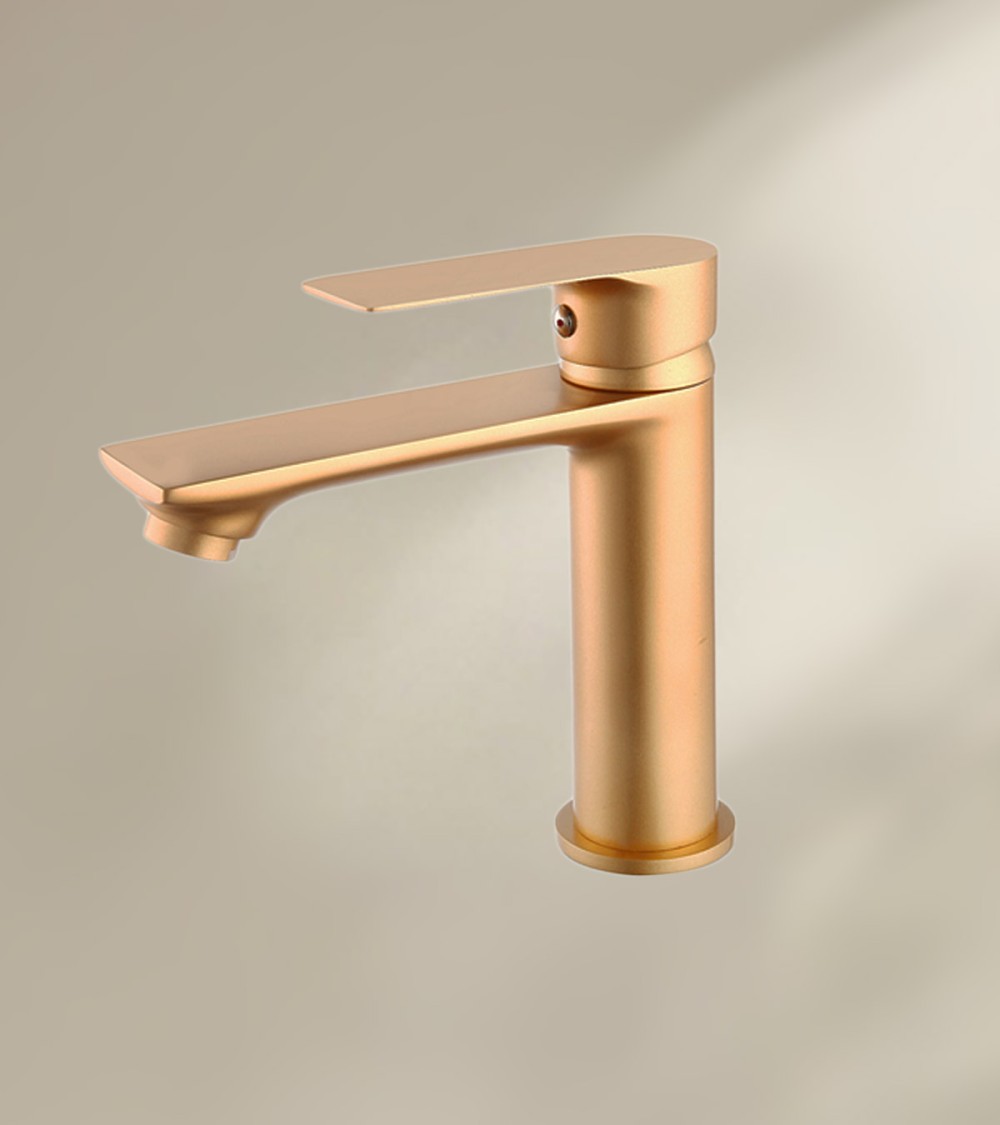 Mitigeur de salle de bain QUARTEL avec bec bas finition dorée