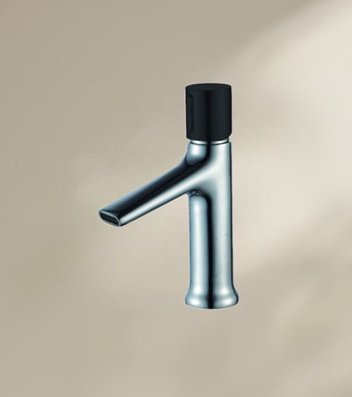 Mitigeur de salle de bain BRISE avec bec bas finition chromée